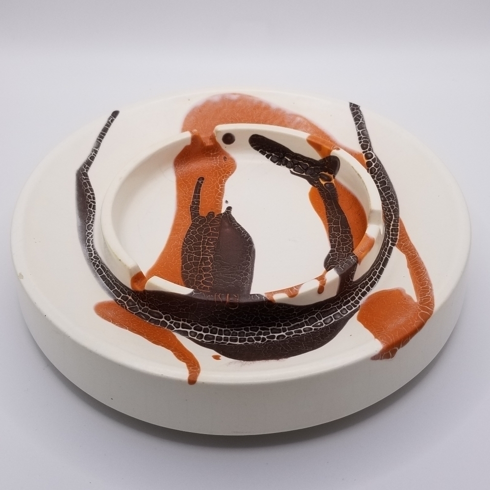 Vintage Royal Haeger Round Painted Ashtray - Picture 9 of 13